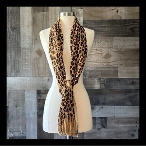Cejon sparkly leopard print knit scarf glam resortwear quiet luxury glamoratti